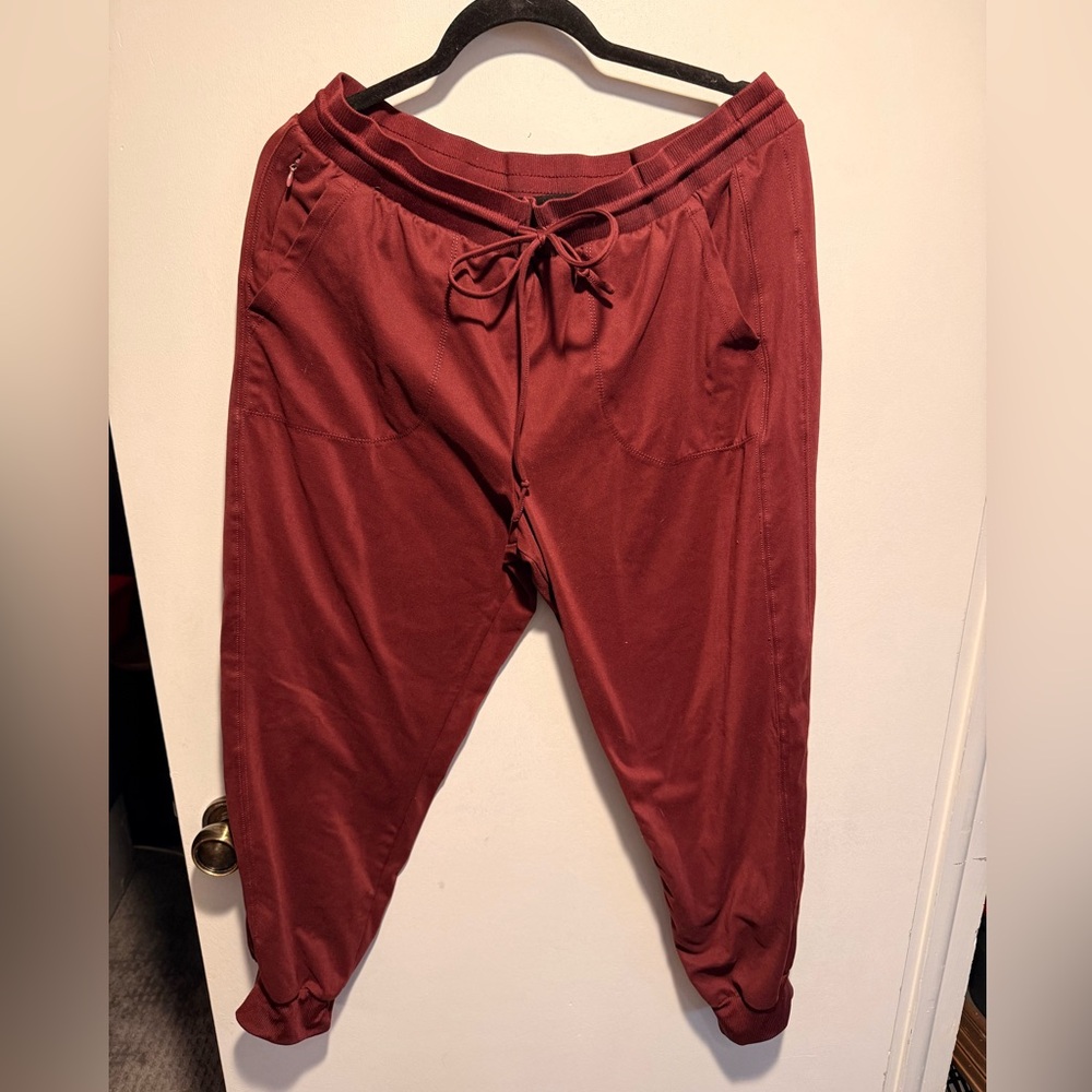 Rachel Zoe maroon Jogger Pants - Picture 2 of 5